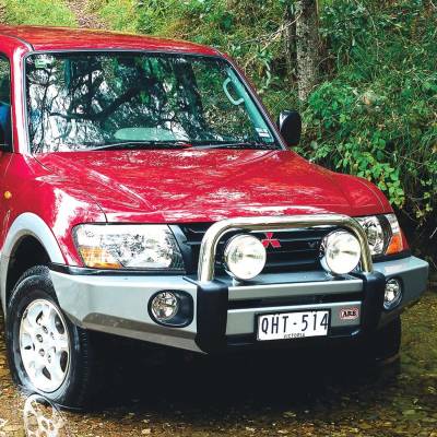 ARB 4x4 Accessories - ARB 4x4 Accessories 3934020 Front Sahara Bar