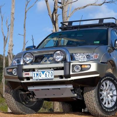 ARB 4x4 Accessories - ARB Sahara Deluxe Bumper