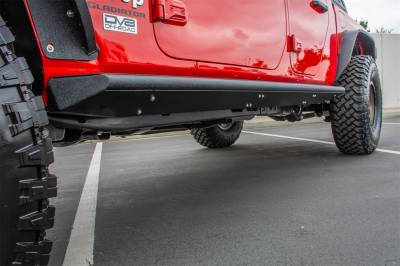DV8 Offroad - DV8 Offroad SRGL-02 Rock Slider w/Step - Image 1