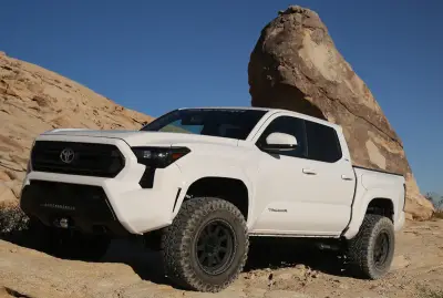 Fabtech - Fabtech K7105 Ball Joint UCA Lift System w/Shocks - Image 4