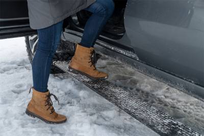 Amp Research - AMP Research 76254-01A PowerStep Plug-N-Play System - Image 2